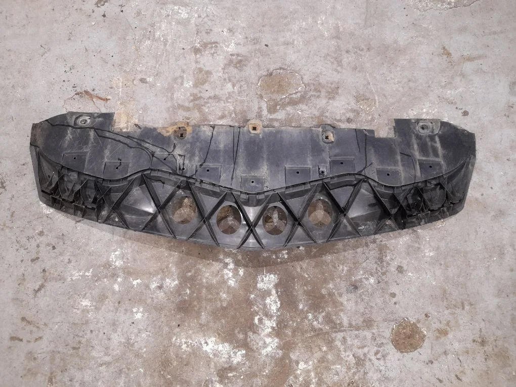 Engine splash shield/under tray