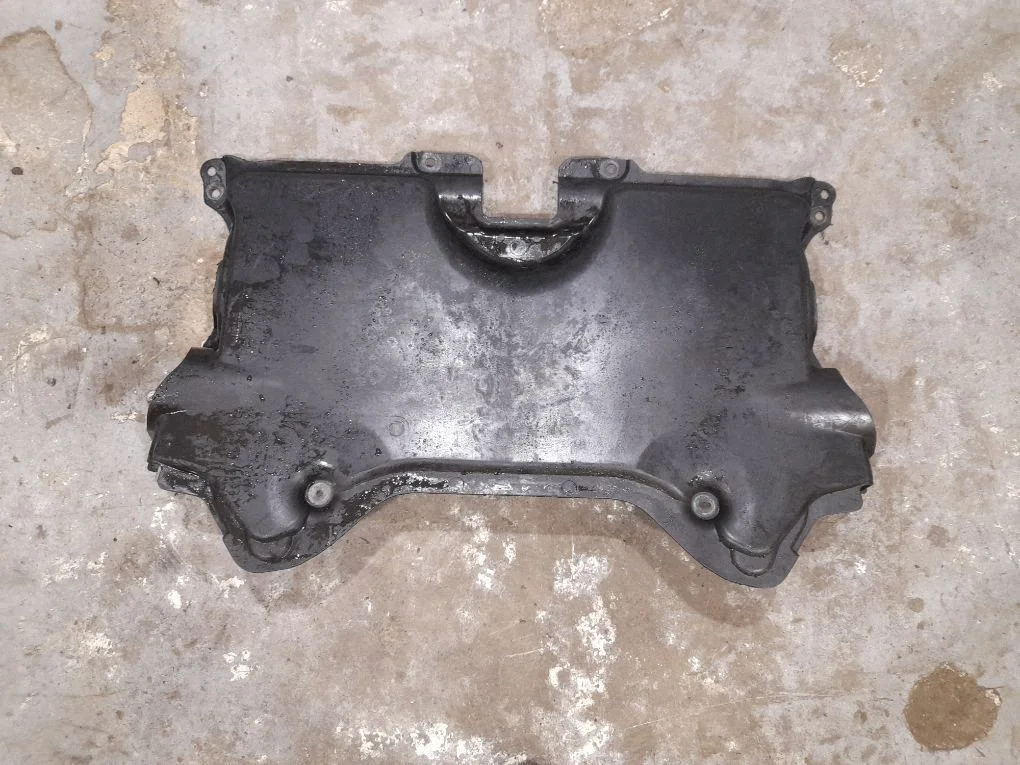 Engine splash shield/under tray