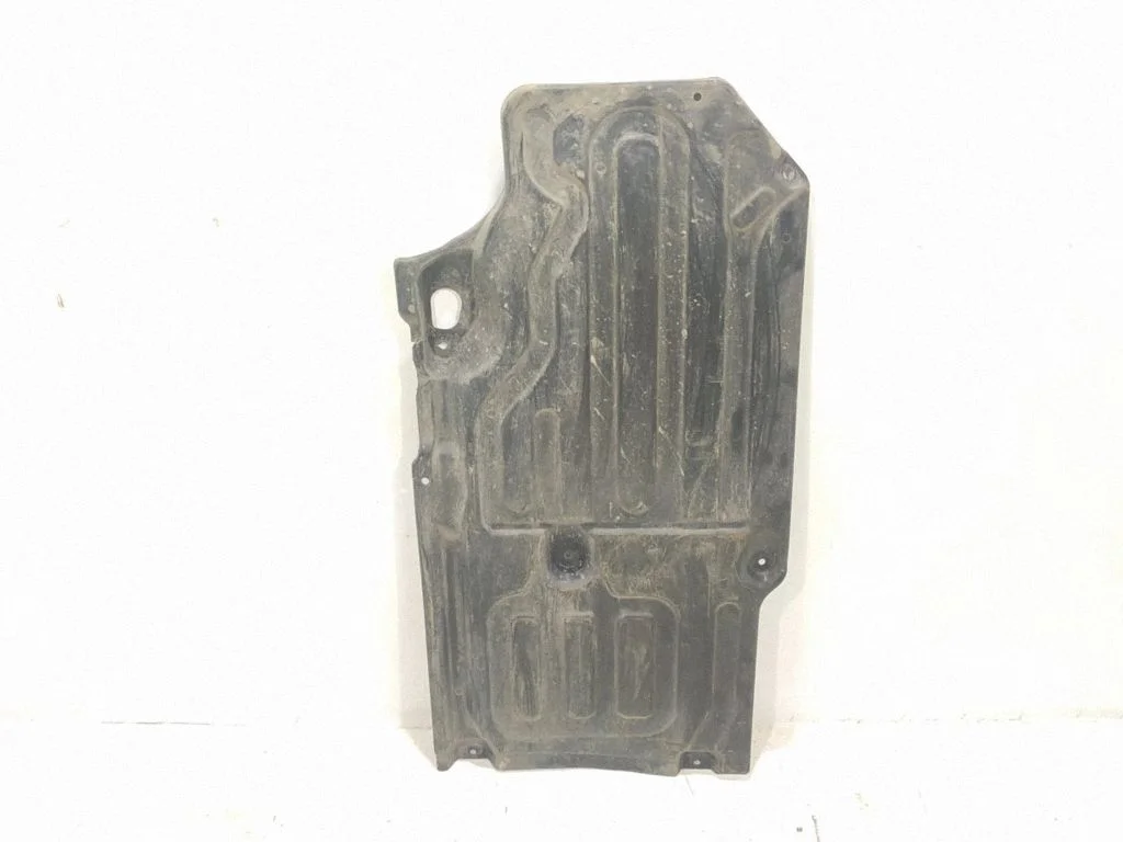 Engine splash shield/under tray – left