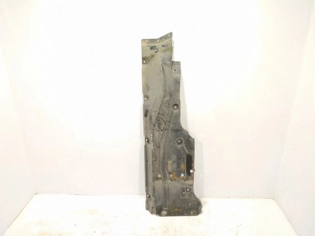 Engine splash shield/under tray – right