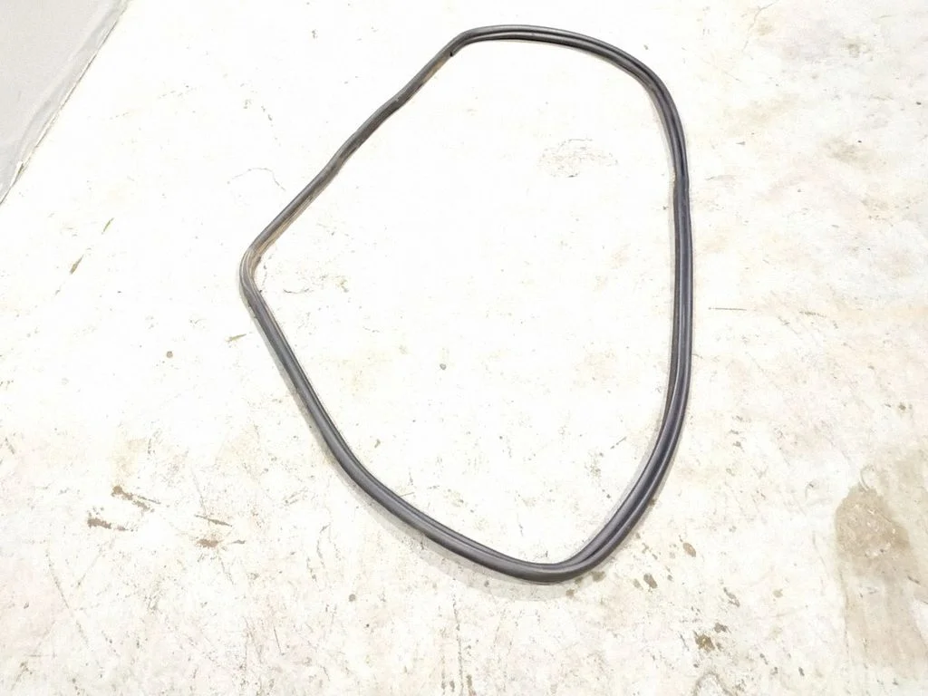 Loading door rubber seal (on body)