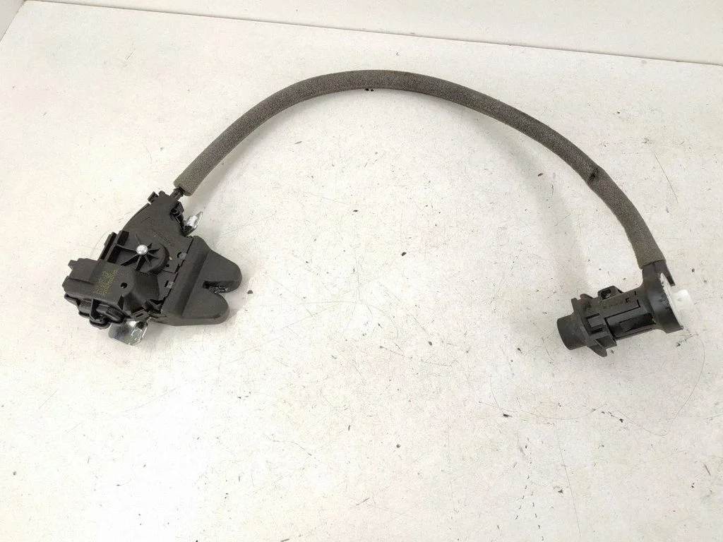 Tailgate/trunk/boot lock/catch/latch