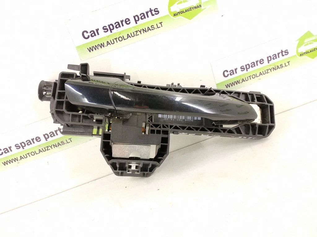 Front door exterior handle – front right