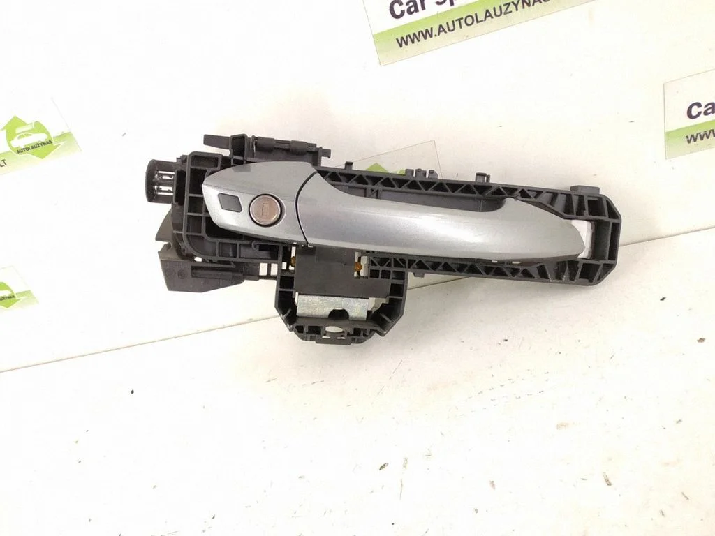 Front door exterior handle – front right