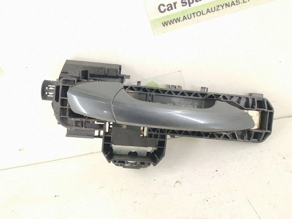 Front door exterior handle – front right