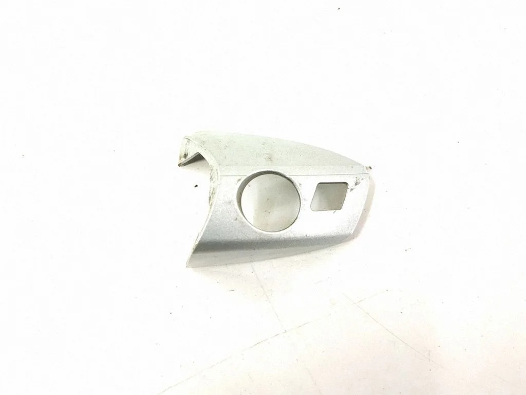 Front door exterior handle – front left