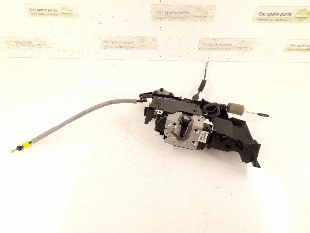 Front door lock – front right
