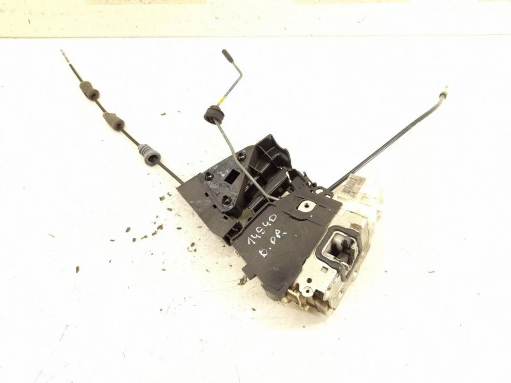 Front door lock – front right