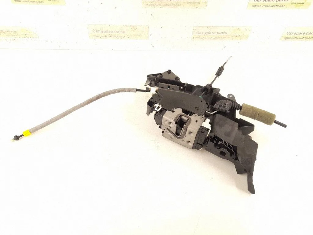 Front door lock – front right