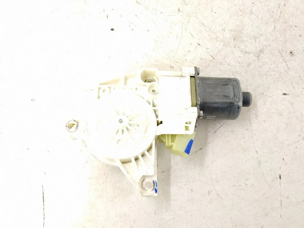 Front door window regulator motor – front right