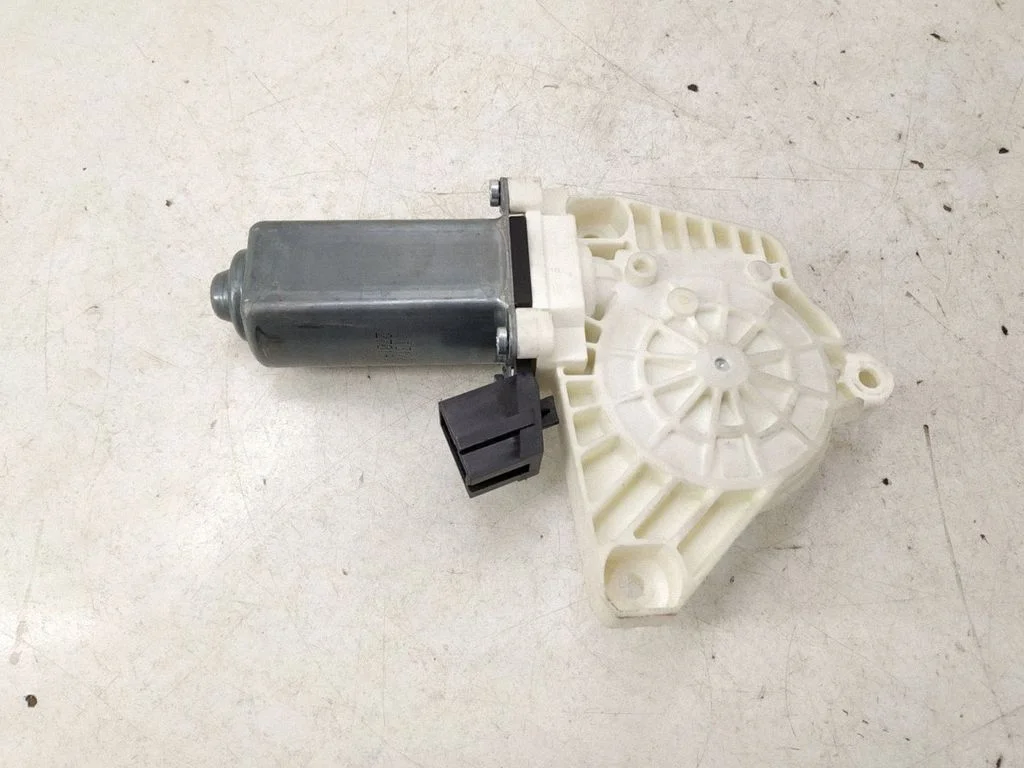 Front door window regulator motor – front left