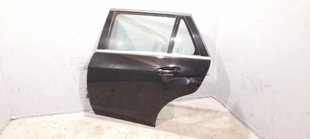 Rear door – left