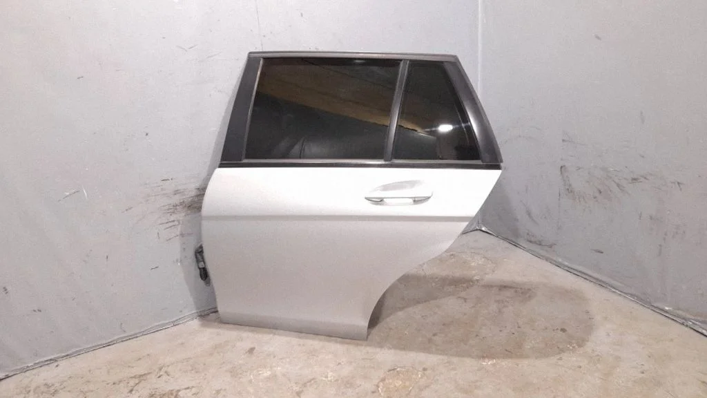 Rear door 2047320310