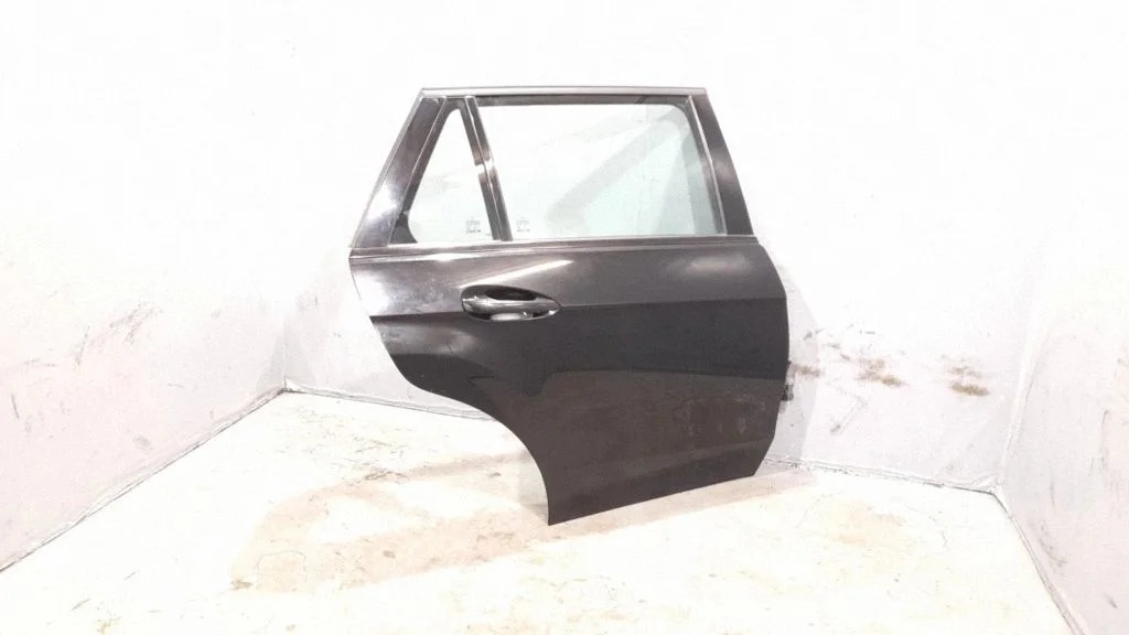 Rear door – rear right