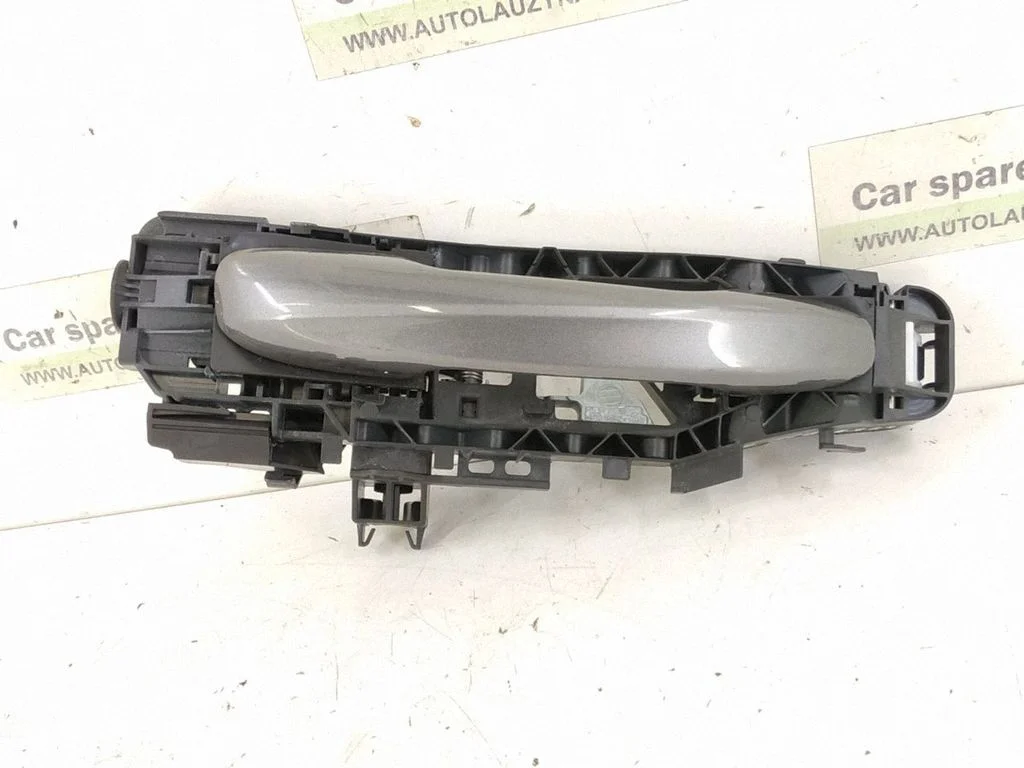 Rear door exterior handle – rear right