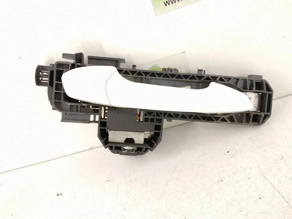 Rear door exterior handle – rear right