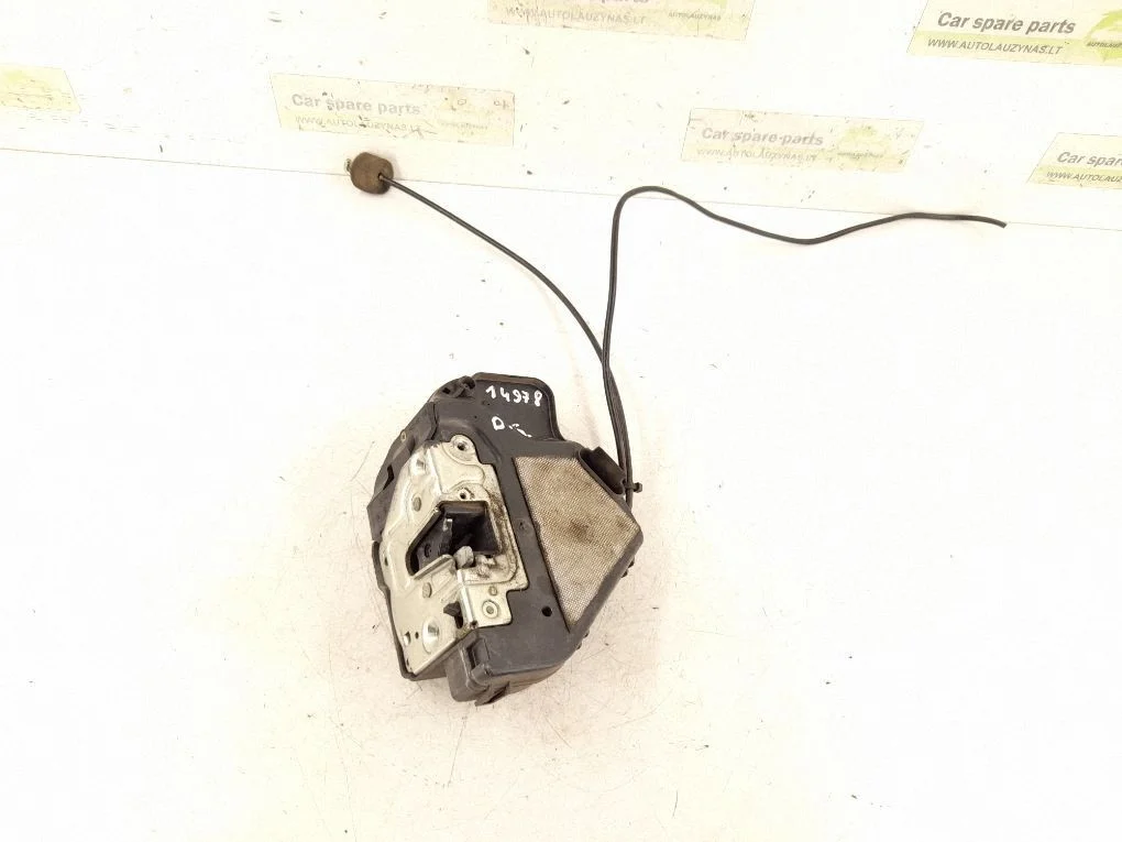 Rear door lock – rear right