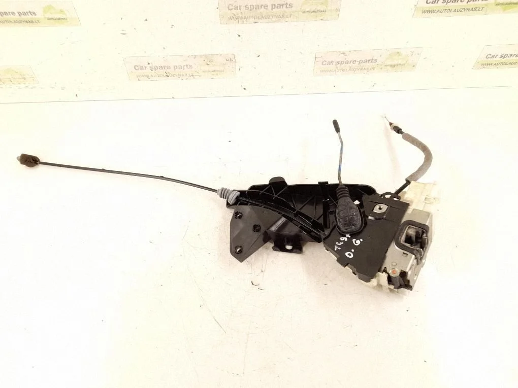 Rear door lock – rear right