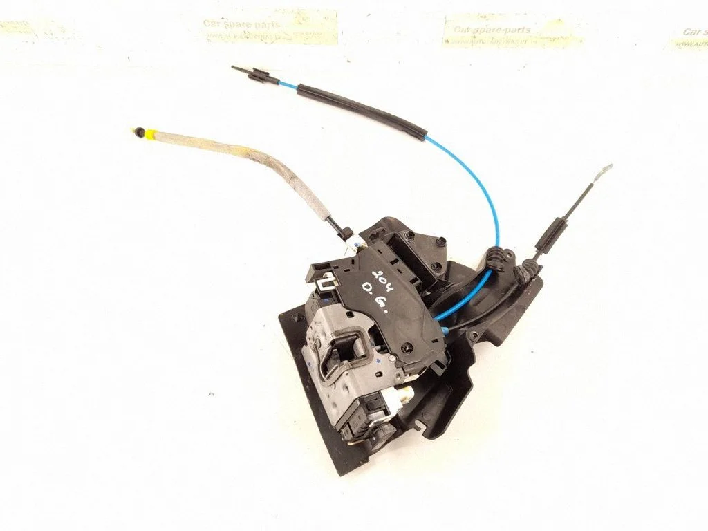 Rear door lock – rear right
