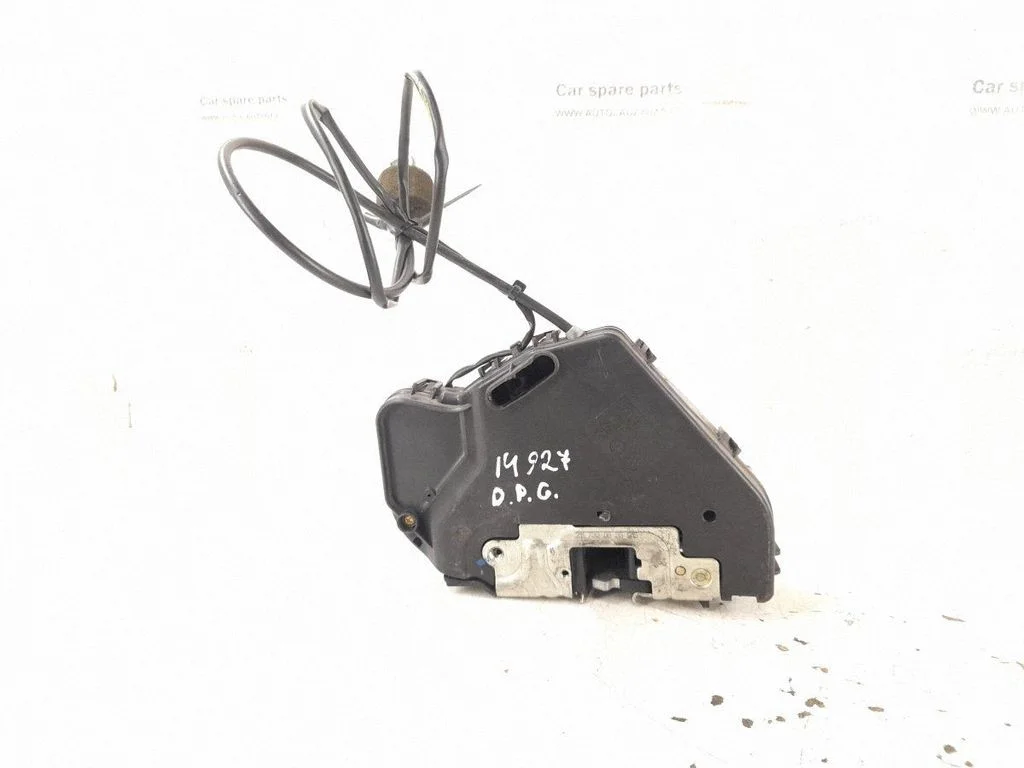 Rear door lock – rear right