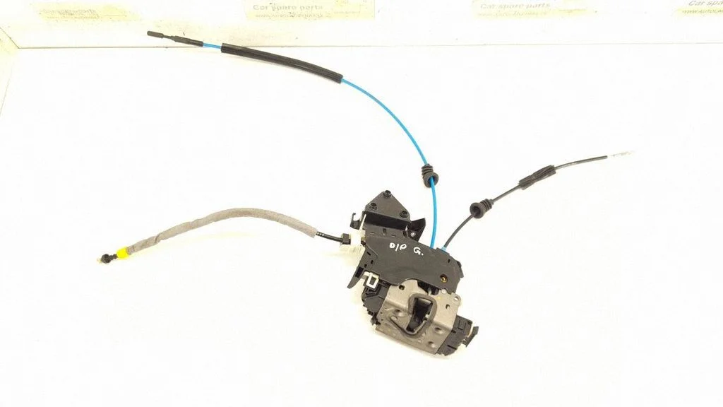 Rear door lock – rear right