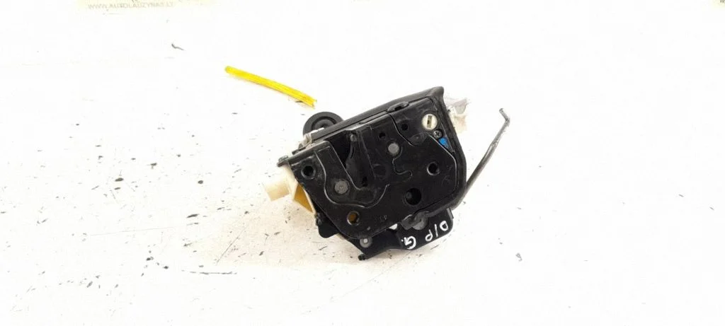Rear door lock – rear right