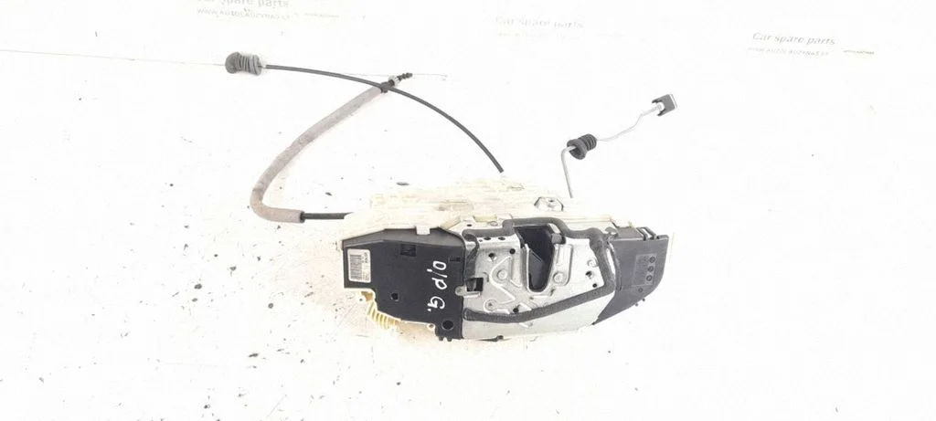 Rear door lock – rear right