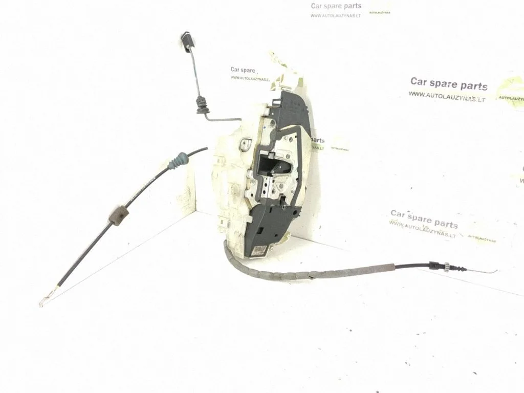 Rear door lock – rear right