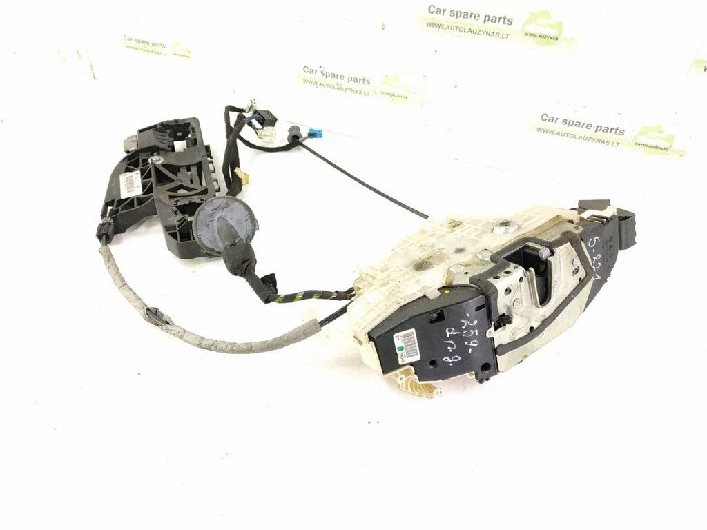Rear door lock – rear right