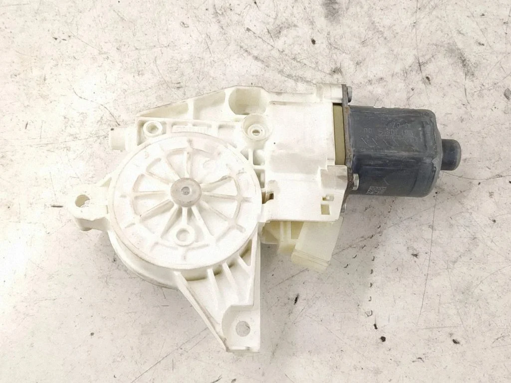 Rear door window regulator motor – rear right