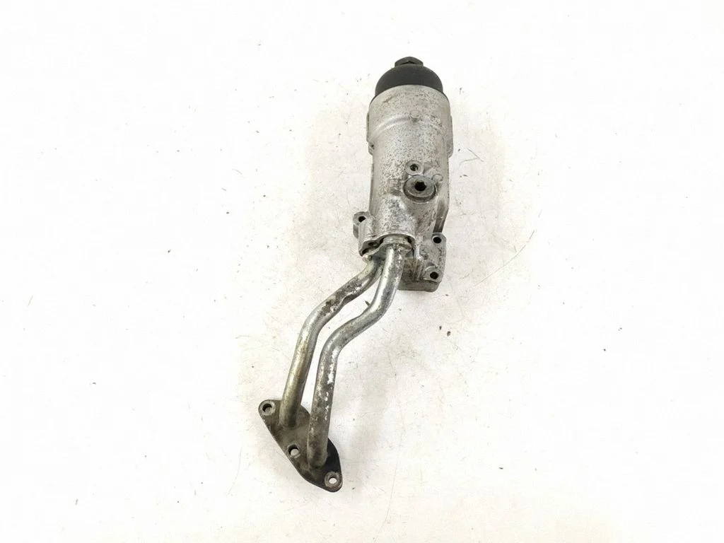 Oil filter mounting bracket