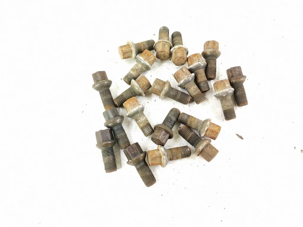 Nuts/bolts