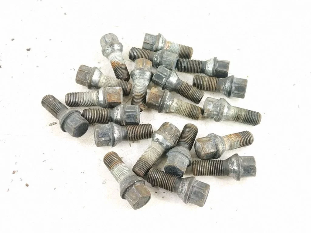 Nuts/bolts – Mercedes-Benz C-Class AMG W204 (2007-2014)