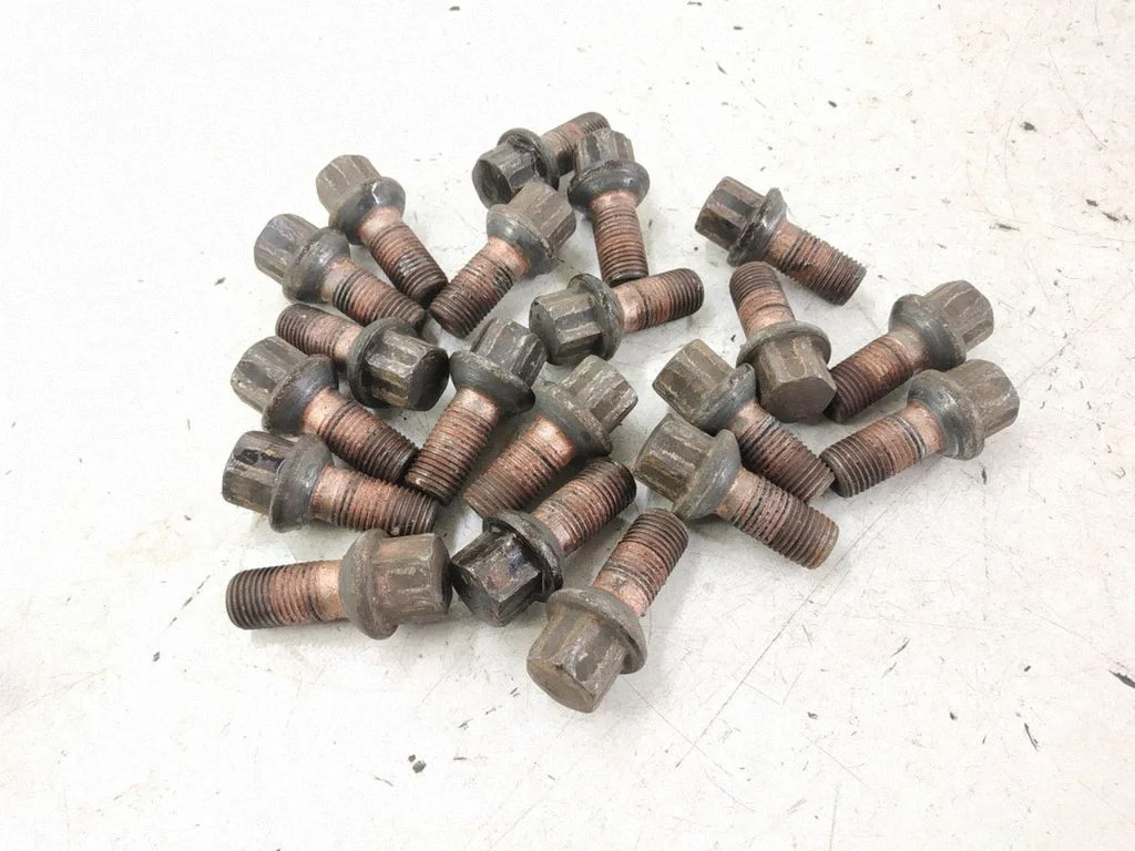 Nuts/bolts – Mercedes-Benz C-Class AMG W204 (2007-2014)