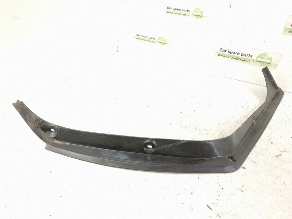 Loading door rubber seal (on body) – right