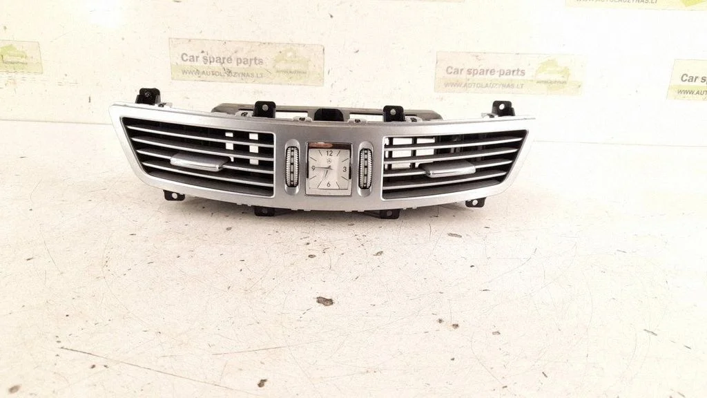 Dash center air vent grill – centre