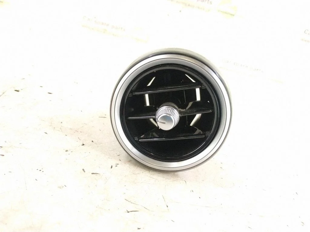 Dash center air vent grill – centre