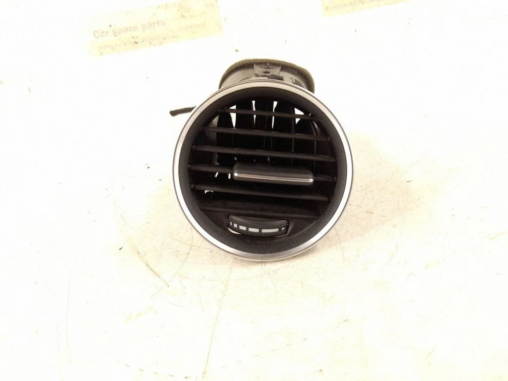 Dashboard side air vent grill/cover trim – front right