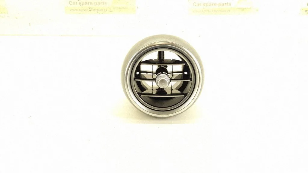 Dashboard side air vent grill/cover trim – front right