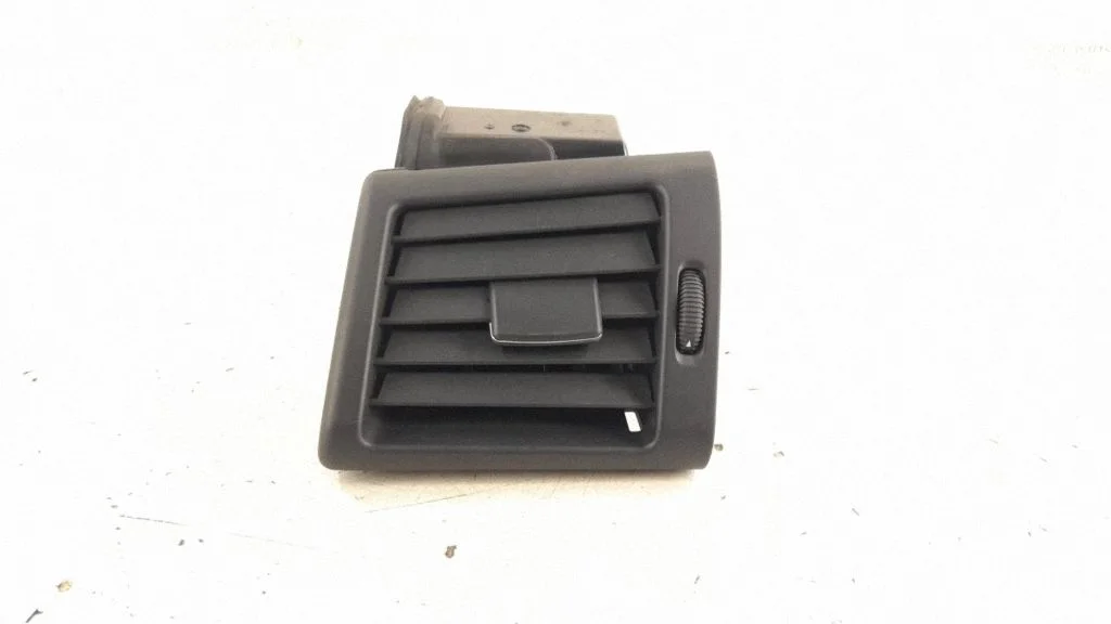 Dashboard side air vent grill/cover trim – front left