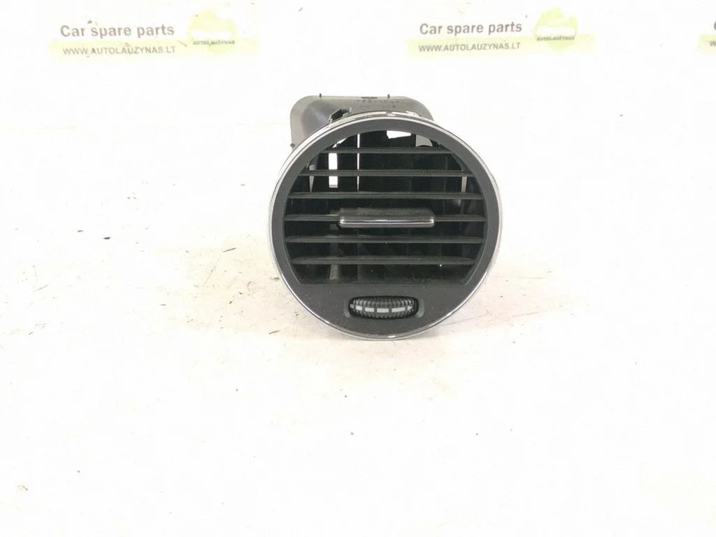 Dashboard side air vent grill/cover trim – front right