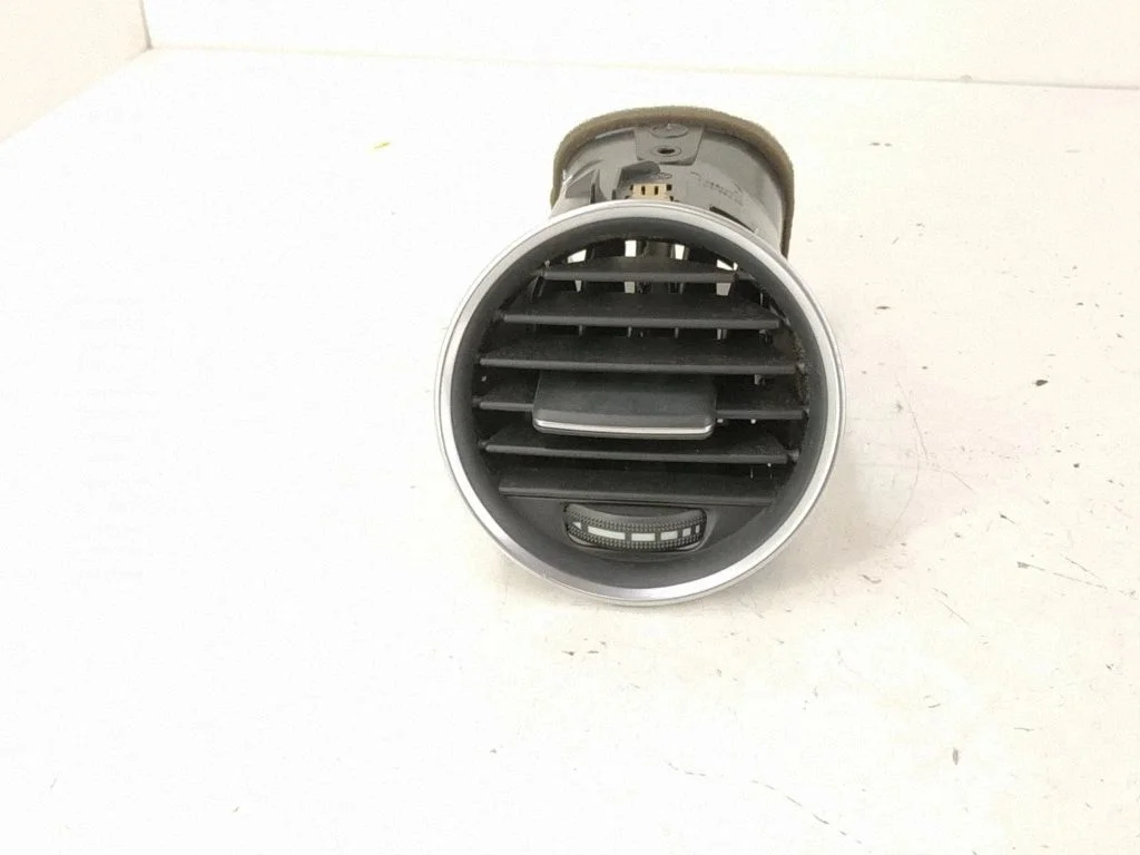 Dashboard side air vent grill/cover trim – front left