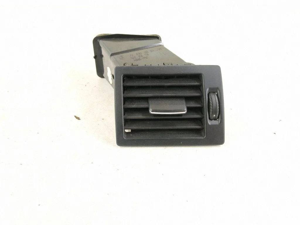 Dashboard side air vent grill/cover trim – front right