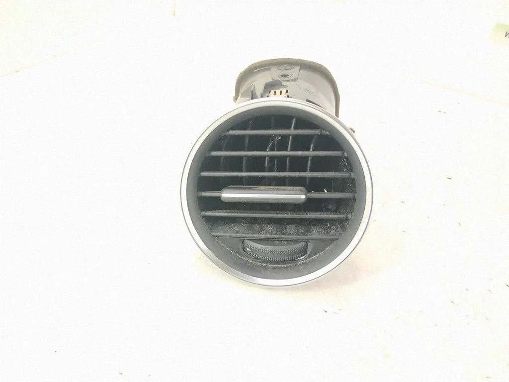 Dashboard side air vent grill/cover trim – front left