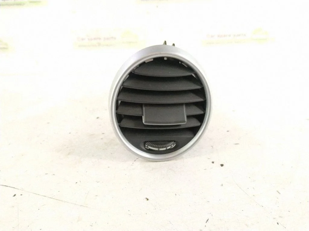 Dashboard side air vent grill/cover trim – Mercedes-Benz ML-Class W164 (2005-2011)