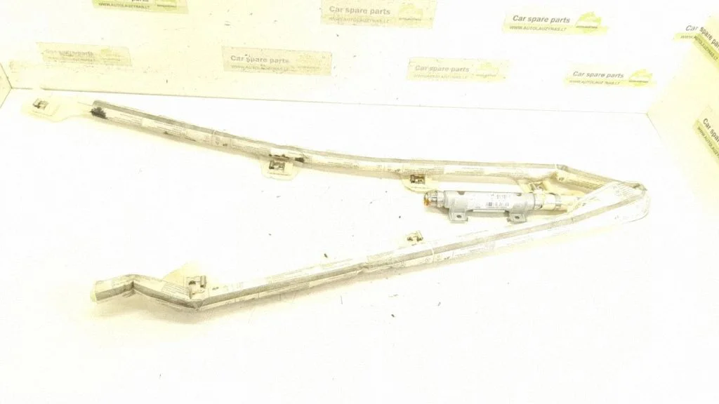 Roof airbag – left