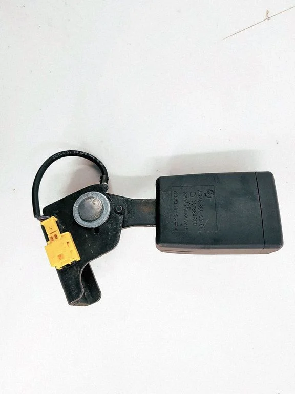 Rear seatbelt buckle – rear left