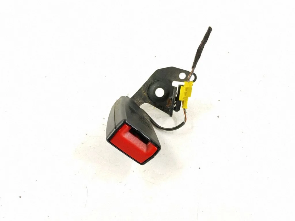 Rear seatbelt buckle – rear left
