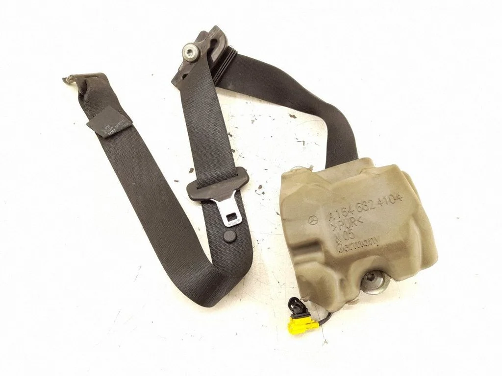 Rear seatbelt – rear left