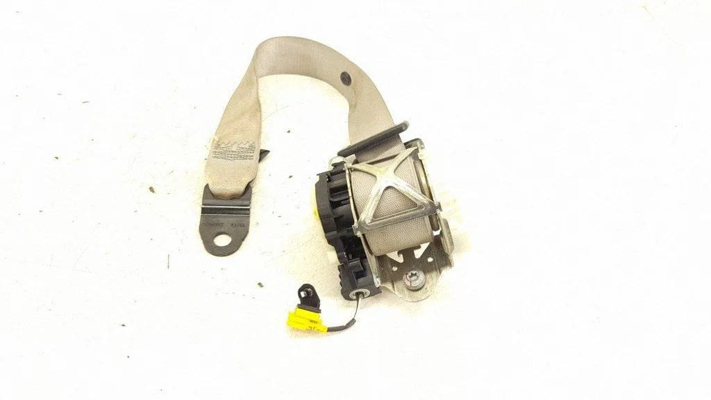 Rear seatbelt – rear right